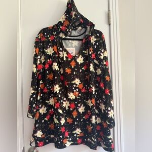 NWT, Lularoe Eliza, 3XL soft stretchy fabric. V-neck- sides slits.